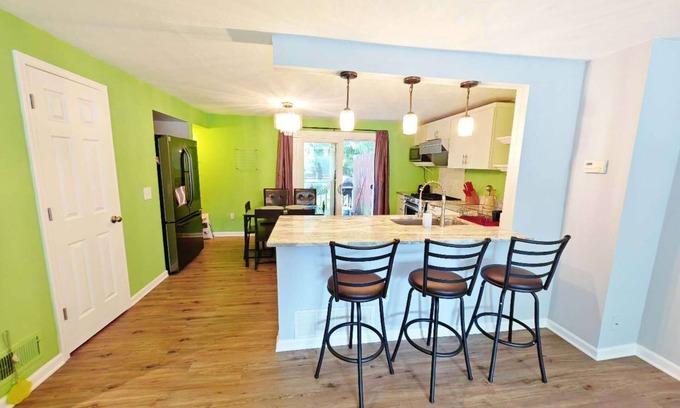 Rochester Condo | Charming 3-bedroom condo in beautiful Rochester with AC, WiFi