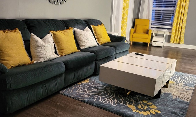 Glen Echo House | Charming 3-bedroom, Entire house in amazing Columbus with free WiFi, AC, Laundry