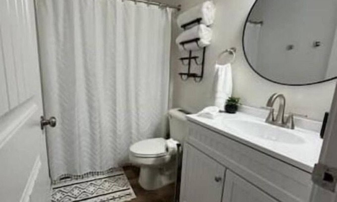 Farmington House | Charming 3-bedroom house in superb Farmington with WiFi, AC