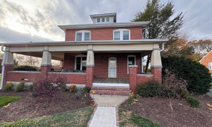 Mount Airy House | Charming 3-bedroom house in the heart of town right off I-70