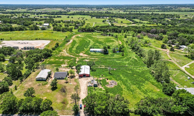 Springtown House | Charming 3-bedroom house with optional Horse Stalls and Pasture