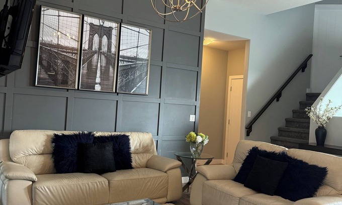 Saskatoon House | Charming 3-bedroom house with WiFi and AC in enjoyable Saskatoon