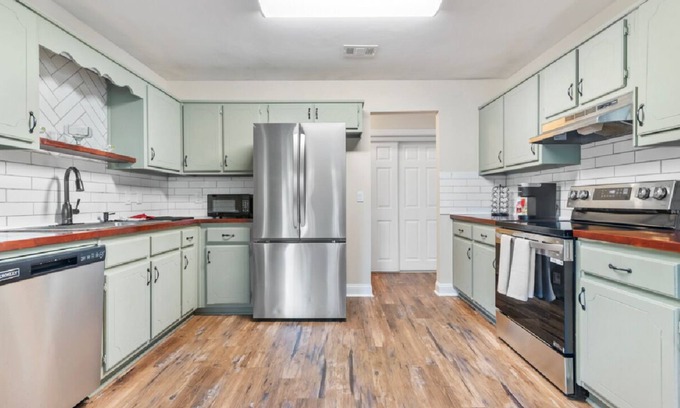 Covington House | Charming 3-bedroom house with WiFi and AC in Covington.