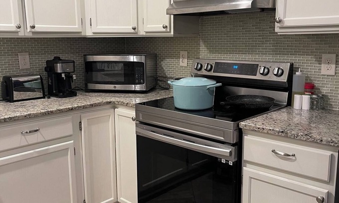 Keene House | Charming 3-bedroom house with WiFi and AC in lovely Lexington.