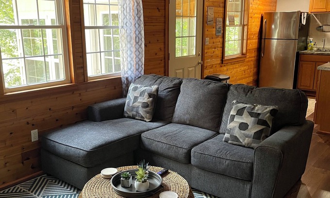 Se Ree House | Charming 3-bedroom house with AC and WiFi in fantastic McDaniels