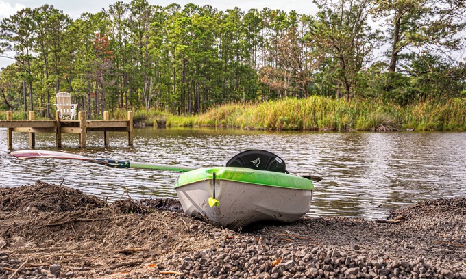 Belhaven House | Charming 3-bedroom house on the water with a dock, close to Belhaven & Bath NC.