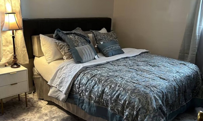 Columbus House | Charming 3-bedroom house with WiFi, AC in fantastic Columbus