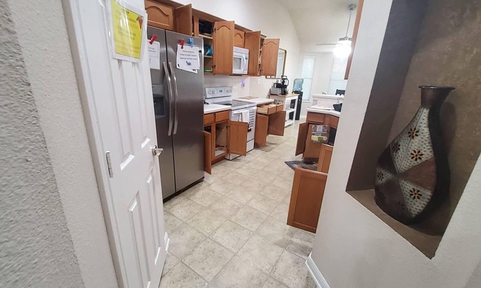 Converse House | Charming 3-bedroom house close to highways, restaurants, and shopping,