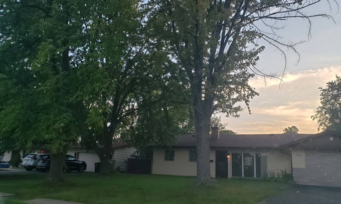 Glenview House | Charming 3-bedroom house with WiFi and AC in brilliant Glenview