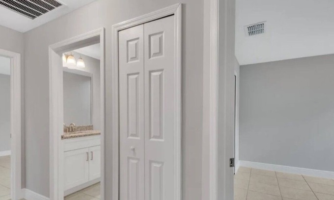 Port Malabar House | Charming 3-bedroom house in Palm Bay with AC, WiFi