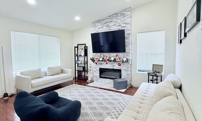 East San Jose House | Charming 3-bedroom house surrounded by a beautiful succulent garden!