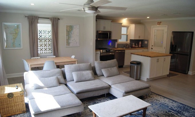 St. Marys House | Charming 3-bedroom house in St. Marys with AC, WiFi