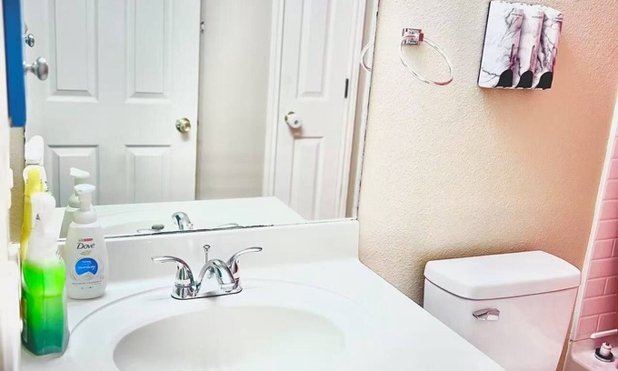 Helotes House | Charming 3-bedroom house in Helotes with AC, WiFi