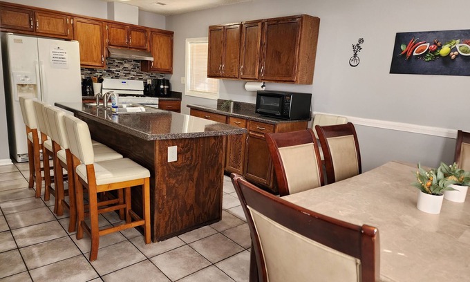 Whitehaven House | Charming 3-bedroom house with AC and WiFi in amazing Memphis