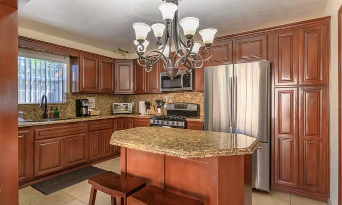 Norwalk House | Charming 3-bedroom house with WiFi, AC in nice Norwalk between LA/Orange County