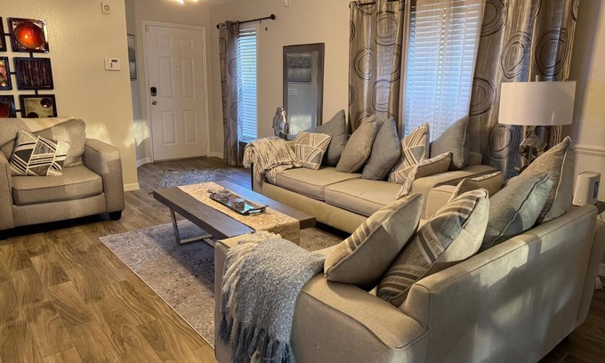 Orlando House | Charming 3-bedroom house with AC and WiFi in awesome Orlando