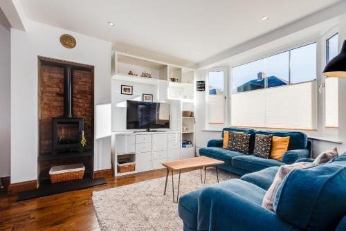 Oxford House | Charming 3 Bedroom House garden & parking - next to CS Lewis Nature Reserve