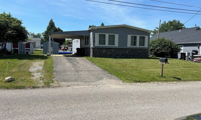 Angola House | Charming 3-bedroom house with AC, WiFi in enjoyable Angola