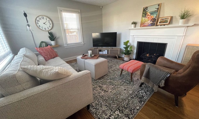 Dayton House | Charming 3-bedroom house near UD, hospitals, concerts, and WPAFB.