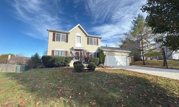 Plato Center House | Charming 3-bedroom house in marvelous Elgin with AC, WiFi