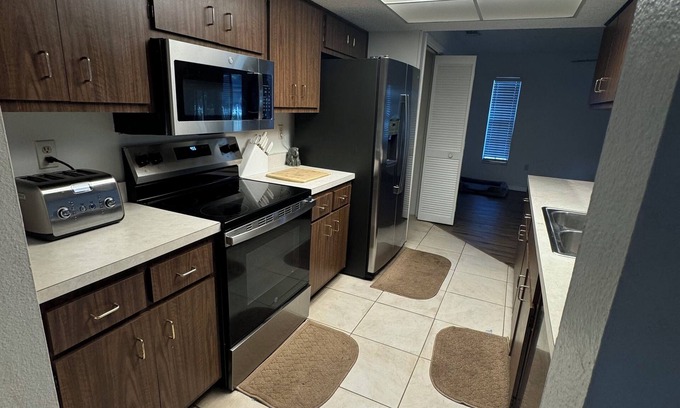 Hudson House | Charming 3-bedroom house 10 minutes from beach access