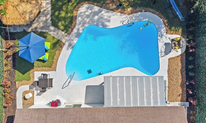Largo House | Charming 3-bedroom house with heated pool