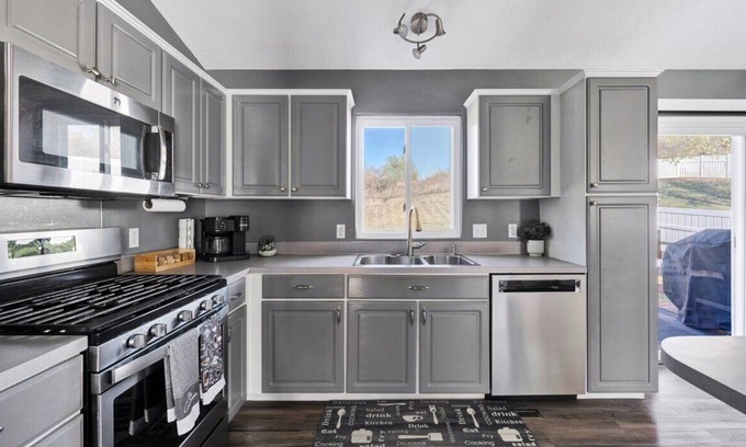North Central Omaha House | Charming 3-bedroom house with 4 beds