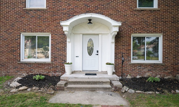 Ottawa House | Charming 3-bedroom house with WiFi, AC in wonderful Toledo