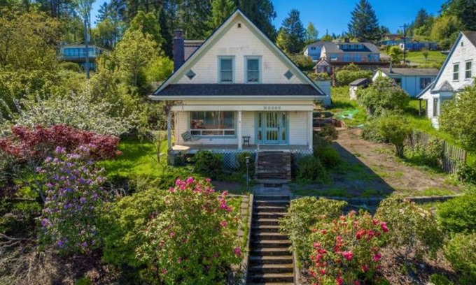 Mason County House | Charming 3-bedroom house with AC, WiFi in peaceful Union