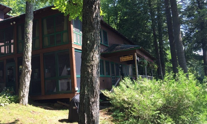 Star Lake Cottage | Charming 3-bedroom lakefront cottage in welcoming Star Lake with great viewsn