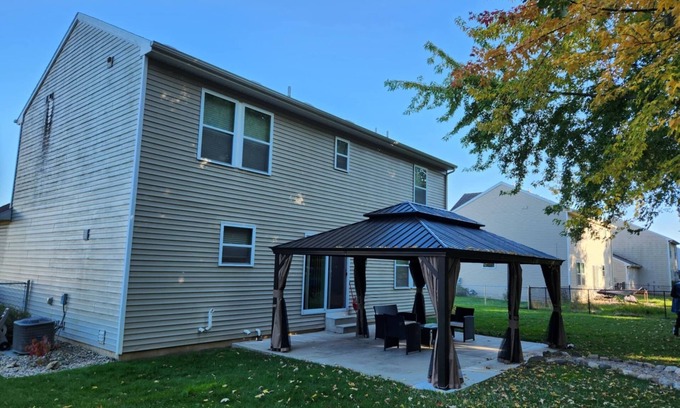 Westwood House | Charming 3-bedroom pet friendly house with fitness room,WiFi in nice Kalamazoo.