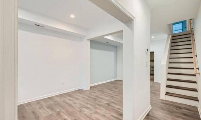 Carroll-South Hilton House | Charming 3-bedroom townhome with AC, WiFi in marvelous Baltimore
