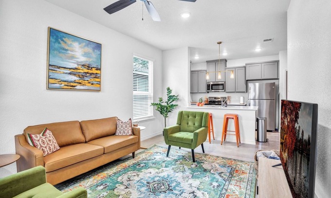 Temple House | Charming 3-bedroom townhome in pleasant Temple with AC, WiFi