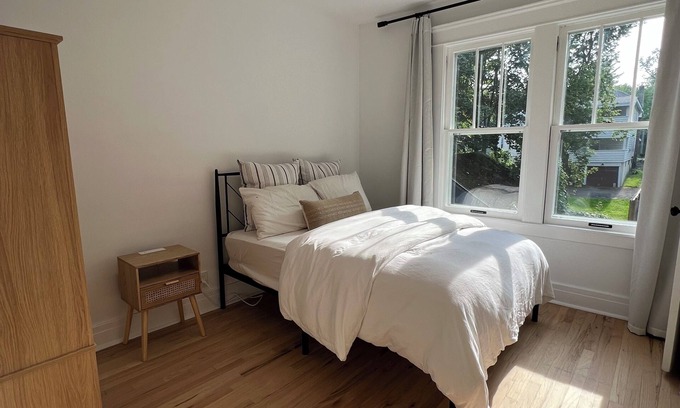 Eastside Apartment | Charming 3 Bedroom Unit near Syracuse University, and Hospitals