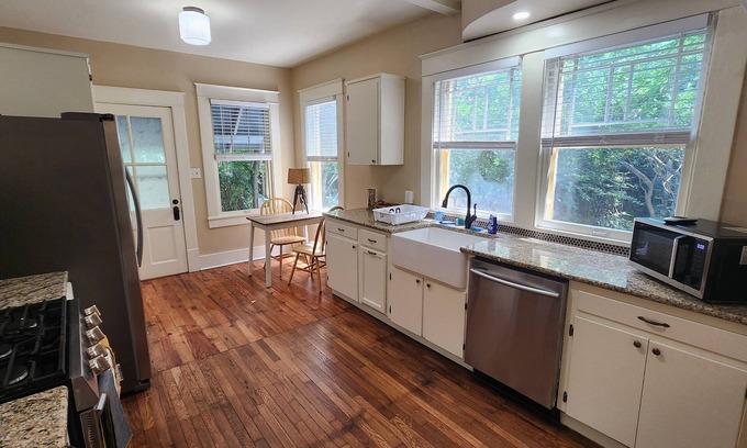 Downtown Little Rock House | Charming 3-bedroom house in wonderful Little Rock with WiFi, AC