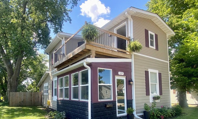 Noblesville House | Charming 3-bedroom house with WiFi, AC in serene Noblesville