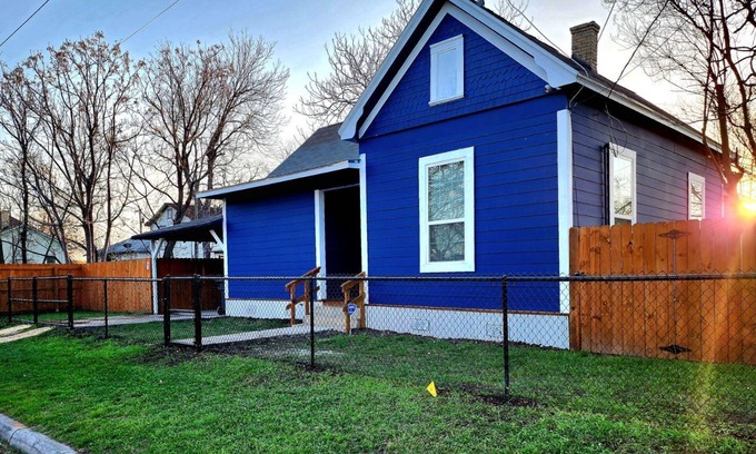 Eastside Promise Neighborhood House | Charming 3-bedroom house in fabulous San Antonio with AC, WiFi