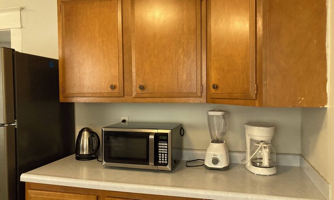 Springfield House | Charming 3-bedroom house with WiFi, AC in delightful Springfield
