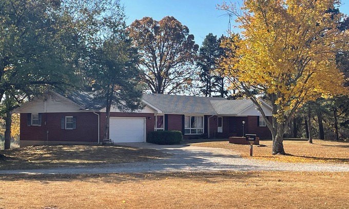 Waynesville Other | Charming 3-bedroom farmhouse in Waynesville with AC, WiFi