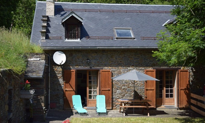 Benque-Dessous-et-Dessus Ski Chalet | Charming 3* chalet 5 minutes from Luchon Centre and 15 minutes from Peyragudes. Enclosed garden