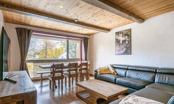 Le Cret Apartment | Charming 3-Room Apartment with WiFi, Ski Shuttle Access, Mountain Views