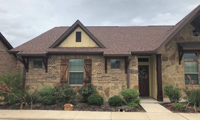 Wellborn House | Charming 3Bed/3Bath Aggieland townhome located 4 miles from Texas A&M University