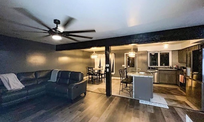 Town of Aurelius Apartment | Charming 3br-Apt in fabulous Auburn with AC, WiFi.