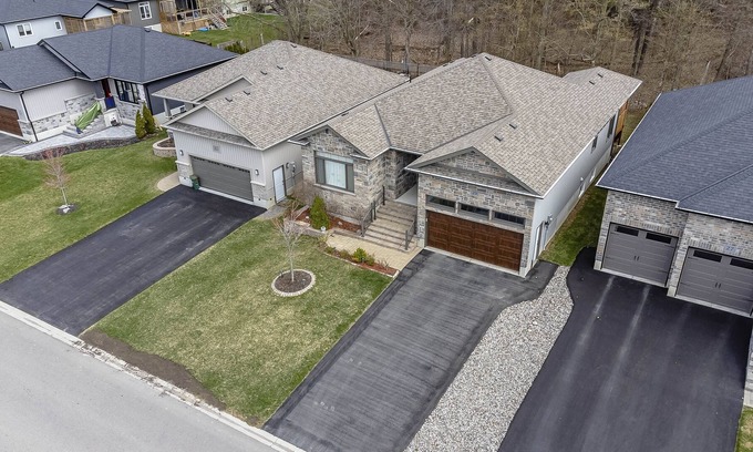 Trenton House | Charming 3BR Bungalow in Trenton