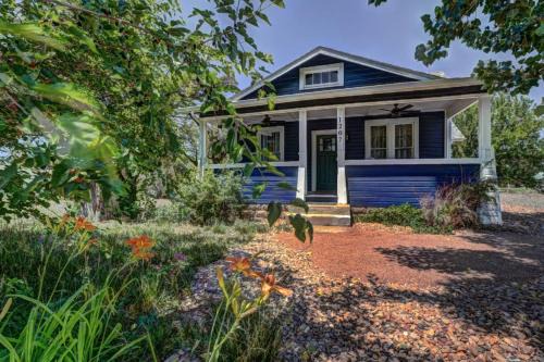 Fruita House | Charming 3BR Farmhouse Near Trails & Town
