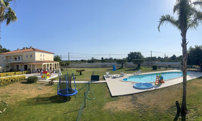 Palhais House | Charming 4-Bed Villa in Quinta do Anjo, Palmela