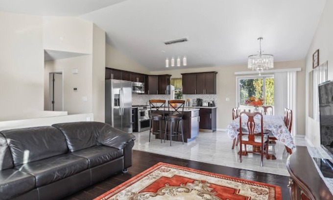 North Chicago House | Charming 4-bedroom house with WiFi and AC in peaceful North Chicago