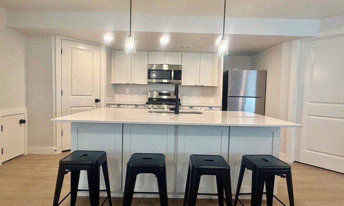Orem House | Charming 4-bedroom 4-bathroom! New! Location!