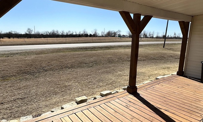 Holton Other | Charming 4-bedroom farmhouse with AC, WiFi near lovely Holton. Beautiful view