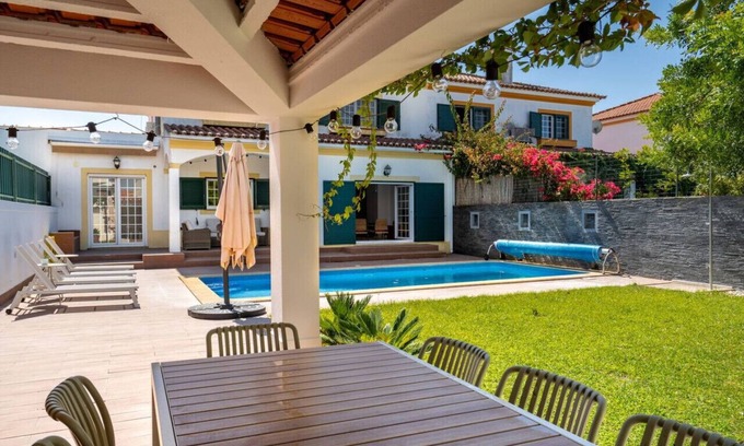 Sao Simao House | Charming 4 Bedroom House & Pool